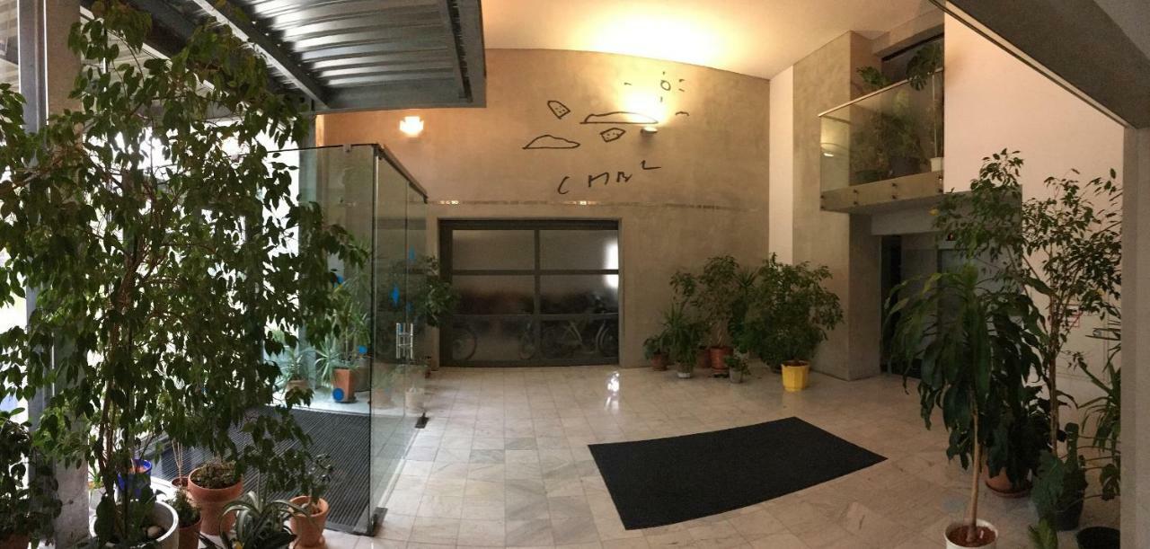 ZENTRUMNAH direkt an UBAHN bei UN-VIC und am BADESTRAND Wien Exterior foto